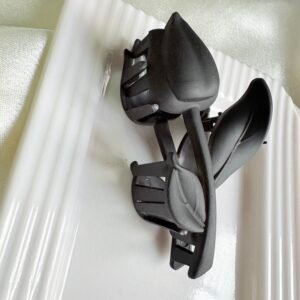 Tulip Hair Claw – Midnight Black