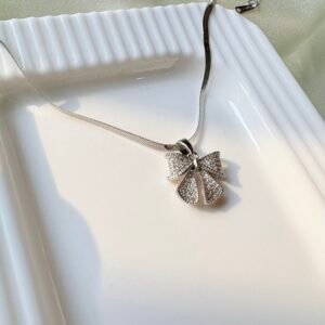 Sparkling Crystal Bow Necklace – Balletcore & Coquette Aesthetic Ribbon Pendant – Silver Herringbone Chain