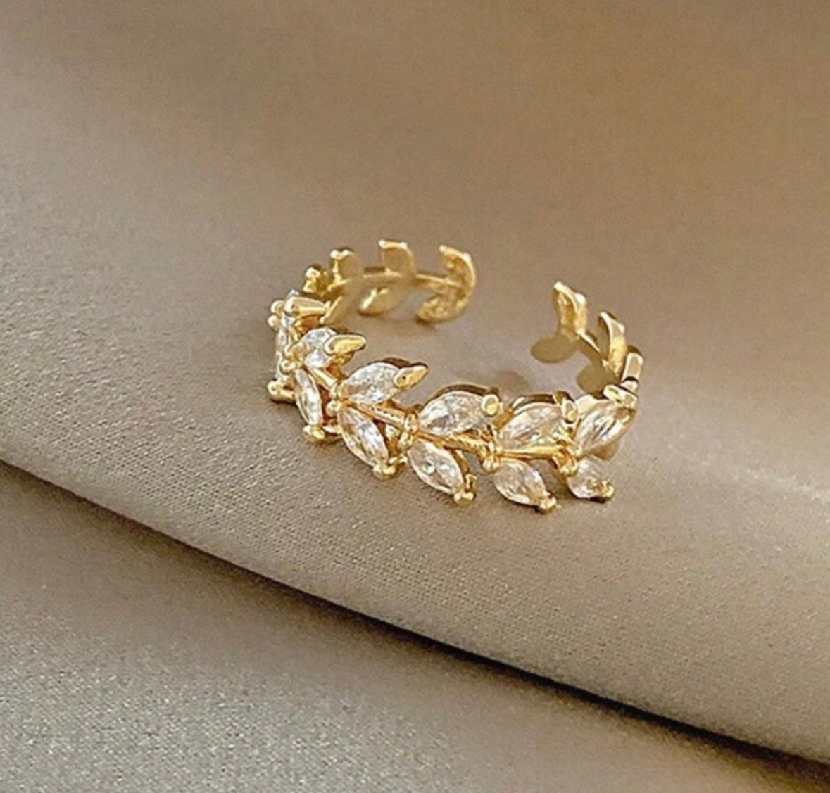 18K Gold Plated Crystal Leaf Ring | Water-Resistant & Anti-Tarnish