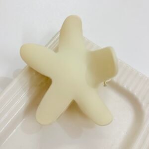 Large Matte Starfish Hair Claw – Creamy Yellow