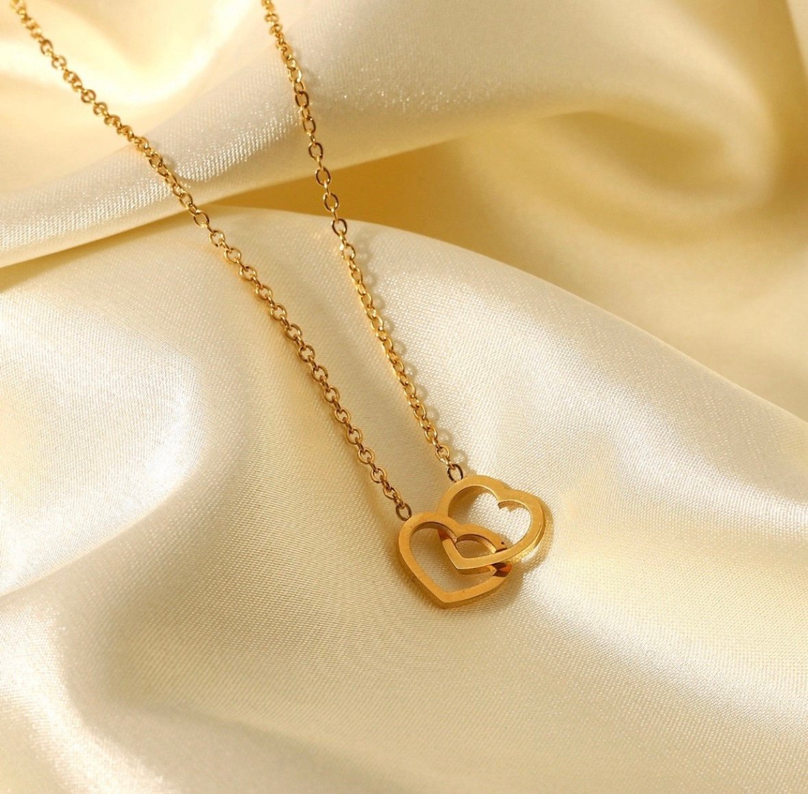Interlocking Double Heart Anti-Tarnish Necklace - Image 3