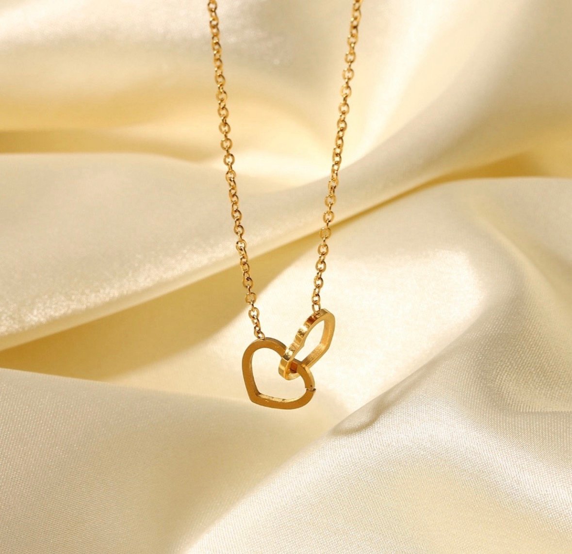 Interlocking Double Heart Anti-Tarnish Necklace - Image 4
