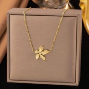 Textured Wildflower Bloom Anti-Tarnish Necklace