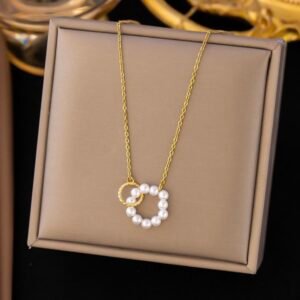 Pearl Loop Necklace 🤍
