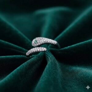 Emerald Snake Ring ✨