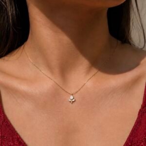 Trendy Minimal Tulip Necklace ~ White