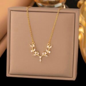 Leaf Antlers Deer Shape Necklace