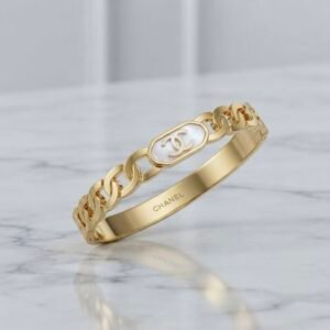 Classic Interlocking Chain Anti-Tarnish Bracelet